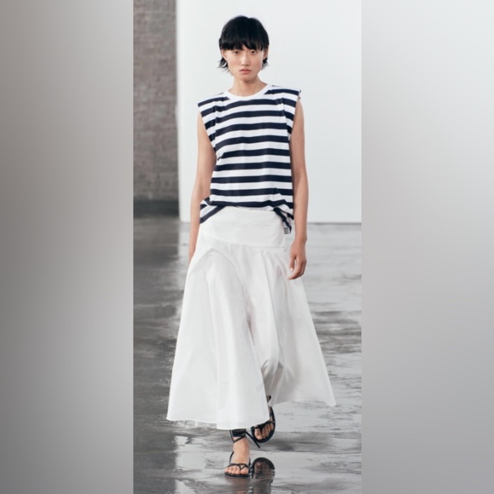 Zara Striped Navy and White Women's Shoulder Pad Top -Size Small - NWT